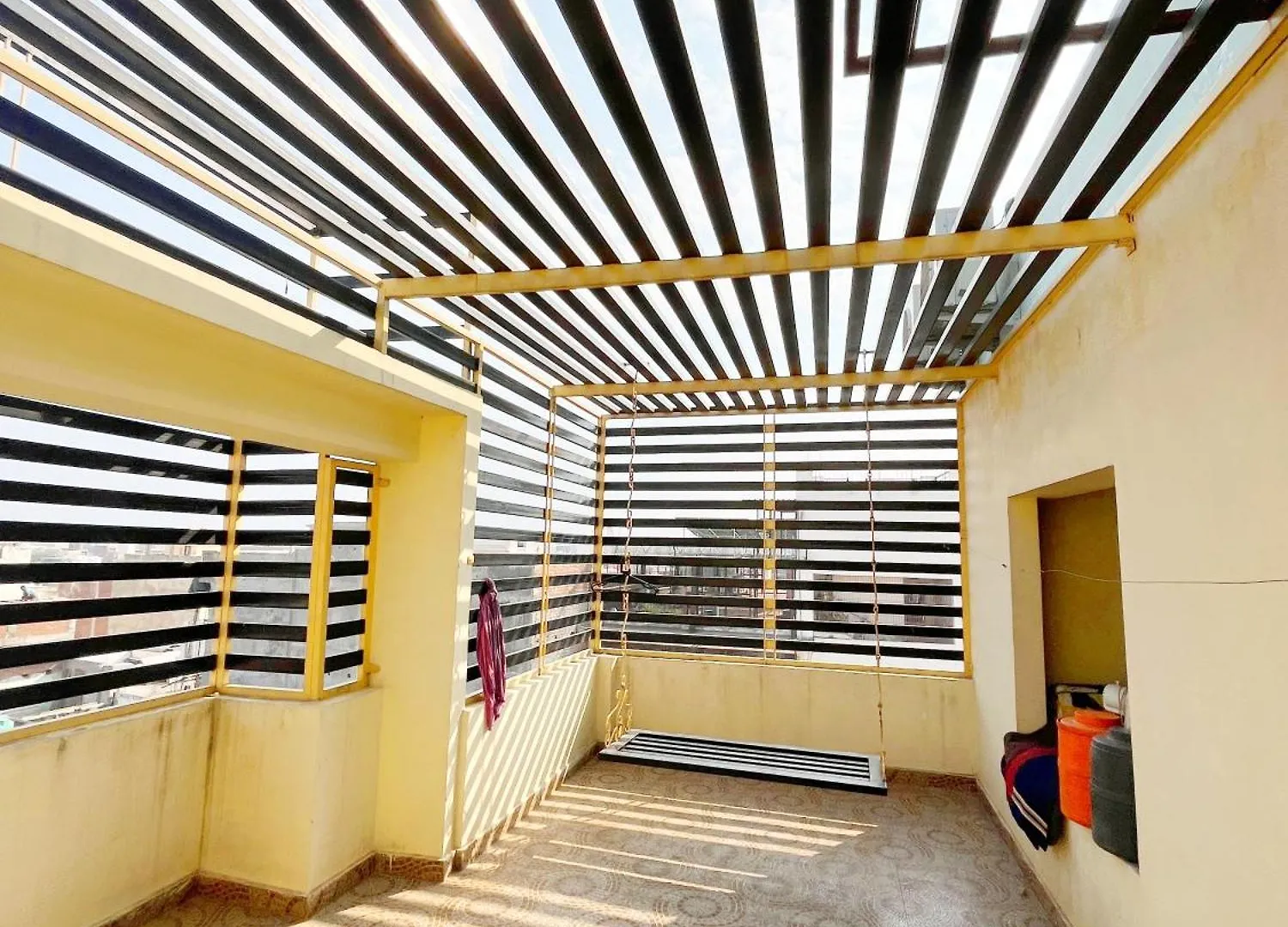 R K Guest House Βαρανάσι 3*,
